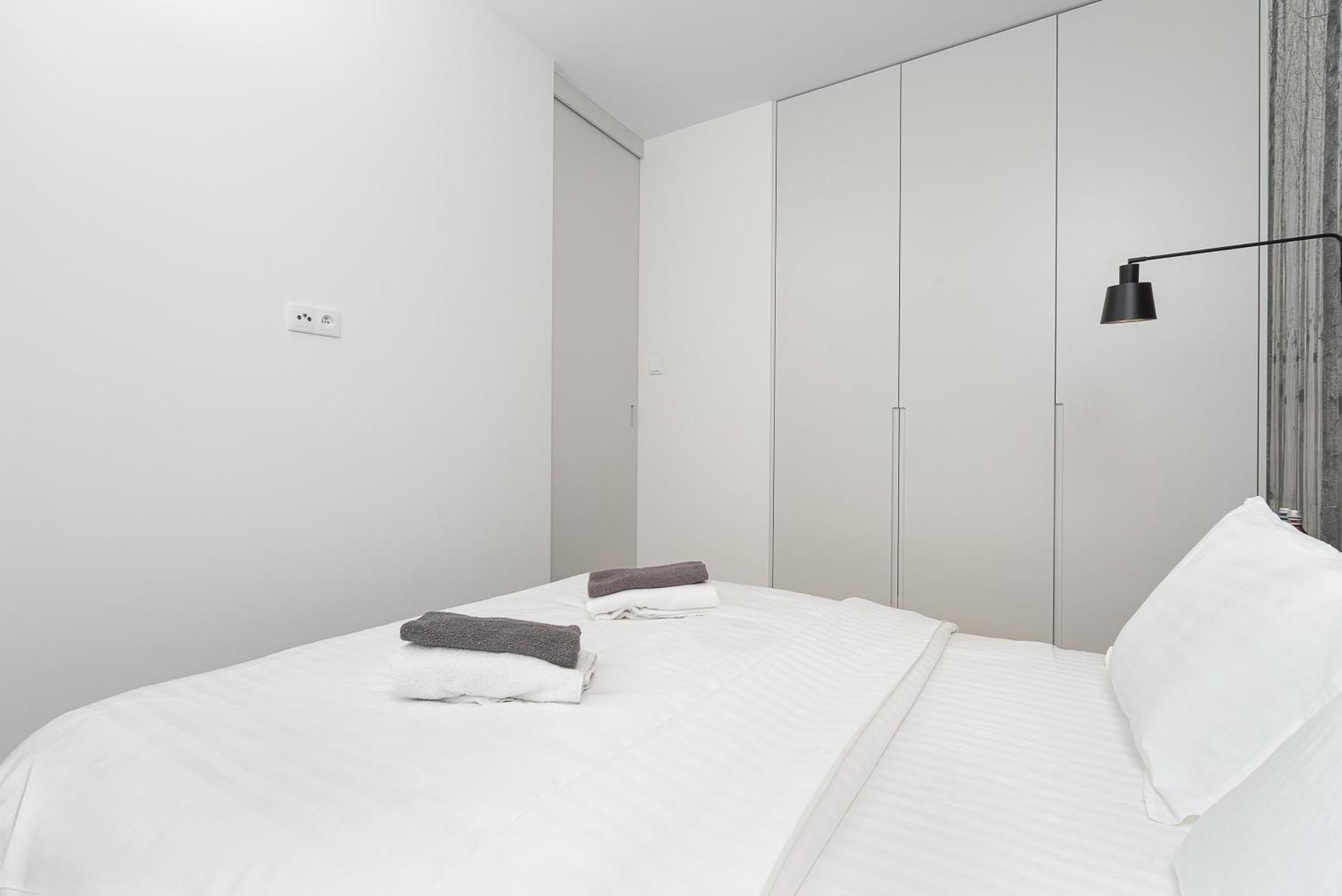 Luxury Apartments Mennica Residence With Parking 바르샤바 외부 사진